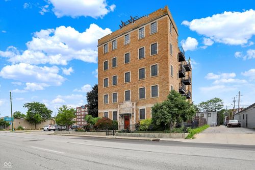 unit-4b-825 Delaware St, Indianapolis, IN, 46204-1141 | Card Image