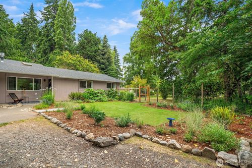 18304 Mclean Rd Sw, Vashon, WA, 98070-5426 | Card Image