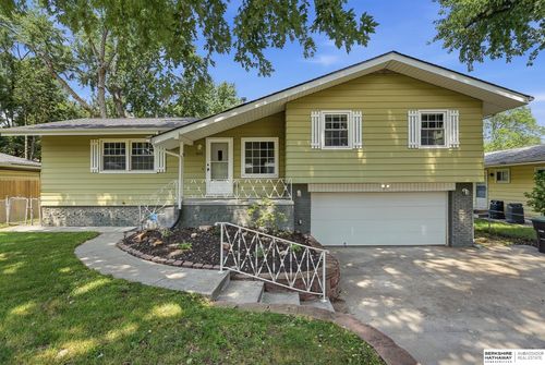 9478 Wirt St, Omaha, NE, 68134-4657 | Card Image