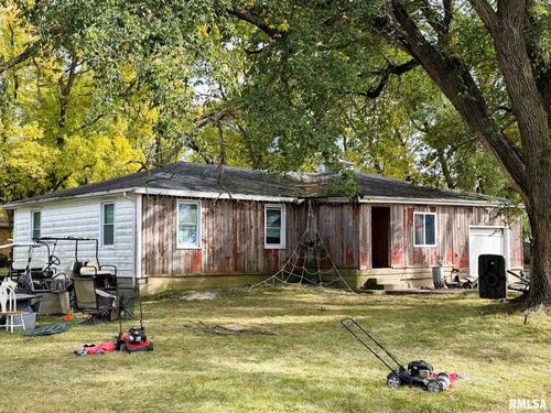 108 N Locust St, Roberts, IL, 60962-8047 | Card Image