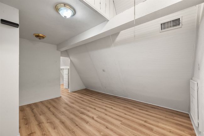 Additional living space featuring laminate floors | Image 25
