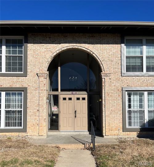 h-3159 Carefree Ln, Florissant, MO, 63033-2956 | Card Image