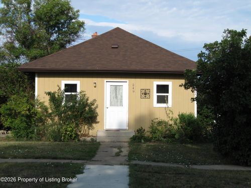 249 3rd Ave Se, Beach, ND, 58621-4117 | Card Image