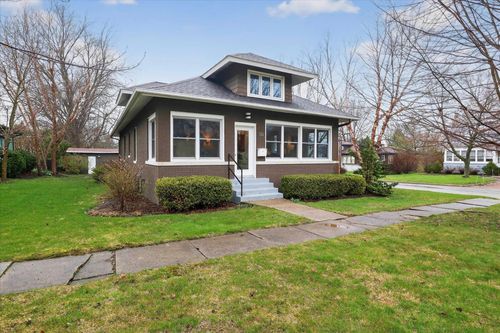 113 Locust St E, Three Oaks, MI, 49128-1224 | Card Image