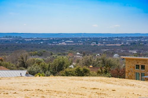 116 Stoneledge Dr, Fredericksburg, TX, 78624-7378 | Card Image