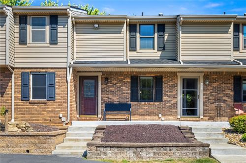 121 Forest Dr, Seven Fields, PA, 16046-7801 | Card Image