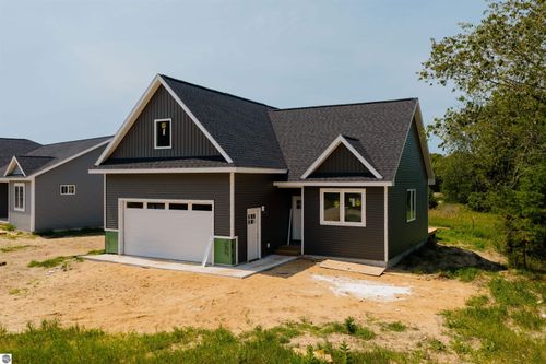 49-11506 Crescent Dr, Empire, MI, 49630 | Card Image