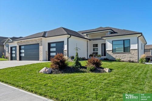 6518 S 208th Ave, Elkhorn, NE, 68022-3450 | Card Image