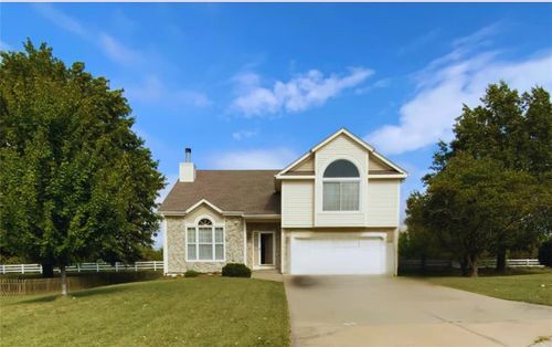 10526 Rowland Ave, Kansas City, KS, 66109-3656 | Card Image