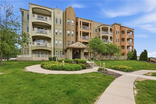 205-3800 N Mulberry Dr, Kansas City, MO, 64116-1677 | Card Image