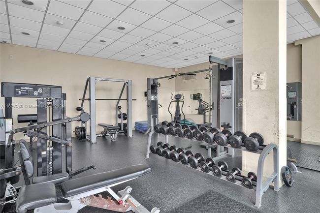 APT-3E - 5555 Collins Ave, Condo with 1 bedrooms, 2 bathrooms and null parking in Miami Beach FL | Image 29