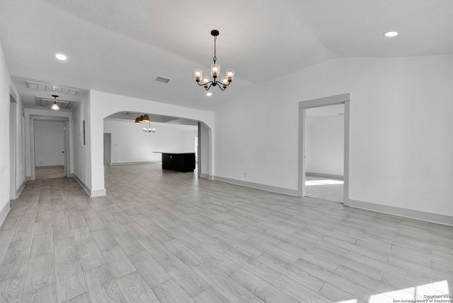 14170 Michael Run, House other with 4 bedrooms, 3 bathrooms and null parking in Lytle TX | Image 9