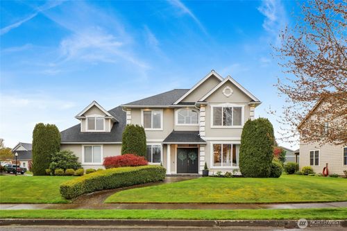 737 Sunrise Dr, Lynden, WA, 98264-9348 | Card Image