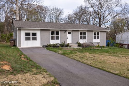 2318 Black Bear Rd, Knoxville, TN, 37923-1003 | Card Image