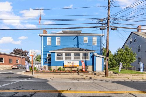 681 Providence St, West Warwick, RI, 02893-1522 | Card Image