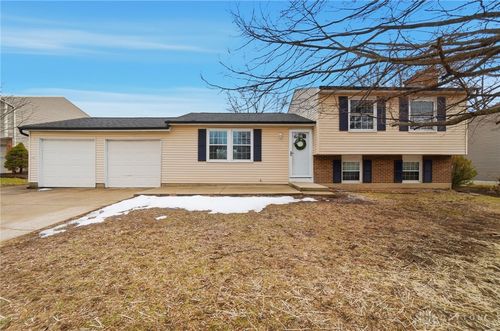 5540 Signet Dr, Huber Heights, OH, 45424-4544 | Card Image