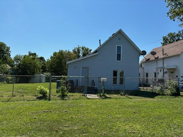 Lyon St, Des Moines, IA 50316