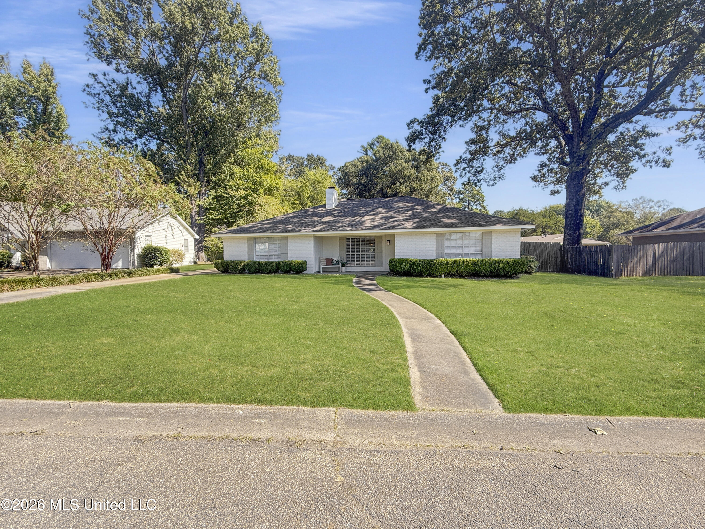 14 Thornhill Cv, For Sale in Brandon - eXp Realty