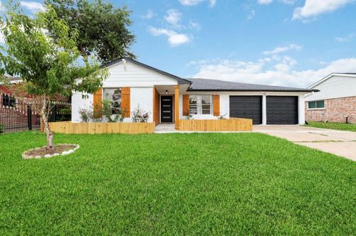 12339 Huntington Field Dr, Houston, TX, 77099-3711 | Card Image