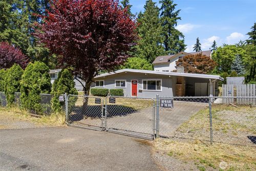 4258 S S 158th St, Tukwila, WA, 98188-2748 | Card Image