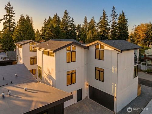 14033 Densmore Avenue N, Seattle, WA, 98133 | Card Image