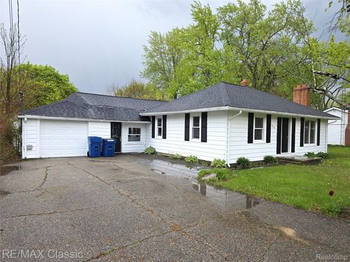 726 Oda St, Davison, MI, 48423-1024 | Card Image