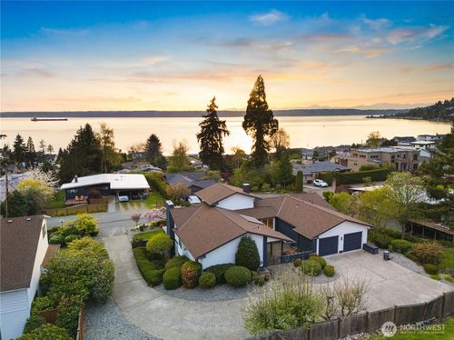 18174 Brittany Dr Sw, Normandy Park, WA, 98166-3810 | Card Image