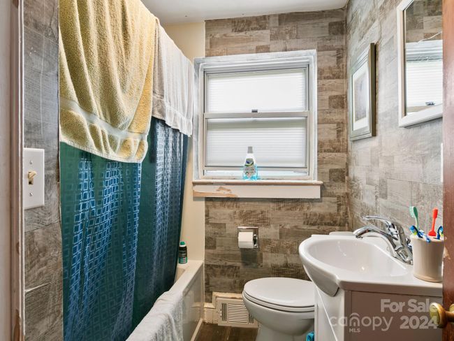 63 Ford St, House other with 3 bedrooms, 2 bathrooms and null parking in Canton NC | Image 10