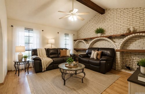 1107 E San Antonio St, Pearsall, TX, 78061-4220 | Card Image