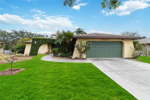 5423 Creeping Hammock Drive, Sarasota, FL, 34231 | Card Image