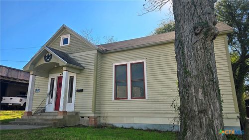 403 Juan Linn St, Victoria, TX, 77901-8027 | Card Image