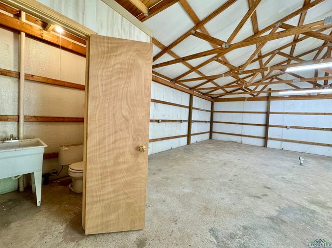 308 N Dogwood St, House other with 2 bedrooms, 2 bathrooms and null parking in Ore City TX | Image 23