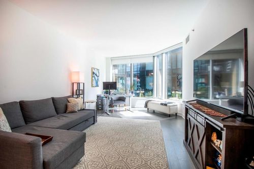 5i-318 Main St, San Francisco, CA, 94105 | Card Image