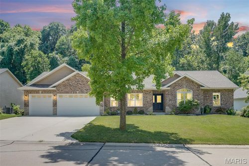 313 Autumn Ridge Dr, Collinsville, IL, 62234-2331 | Card Image