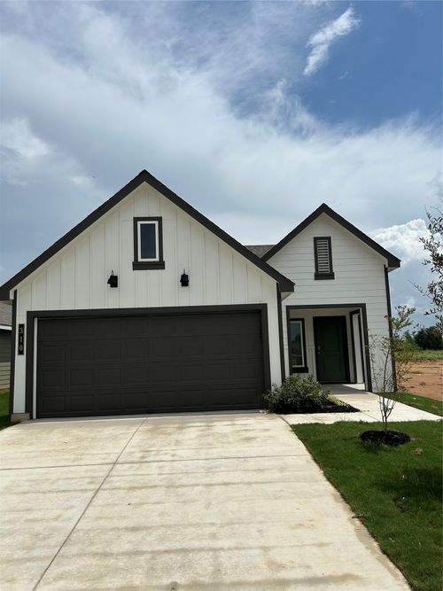 310 Randall Pl, Rockdale, TX, 76567-2289 | Card Image