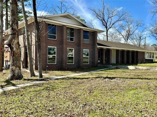 200 Broken Bough Ln, Conroe, TX, 77304-1704 | Card Image