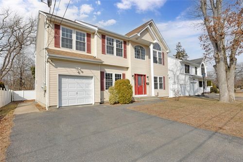 2 Rosewood Ave, Amityville, NY, 11701-2480 | Card Image