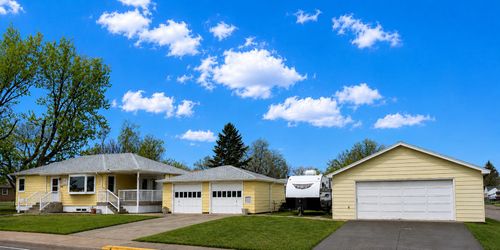 2425 9th Ave S, Great Falls, MT, 59405-2940 | Card Image