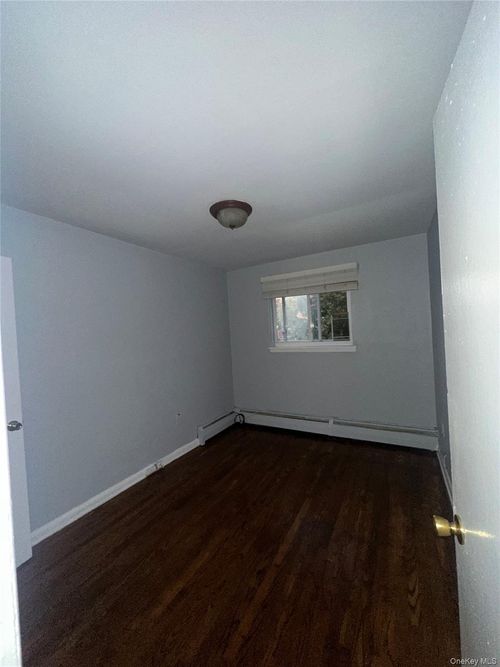 apt-2-651 E 224th St, Bronx, NY, 10466-4072 | Card Image