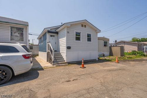 15 Spruce St, Moonachie, NJ, 07074-1806 | Card Image