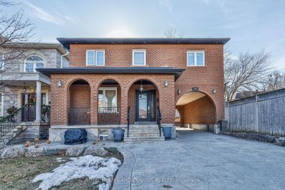 1075 Glengrove Ave, House other with 4 bedrooms, 3 bathrooms and 5 parking in North York ON | Image 1