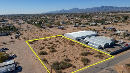 817 Windmill Dr, Chaparral, NM, 88081-7671 | Card Image