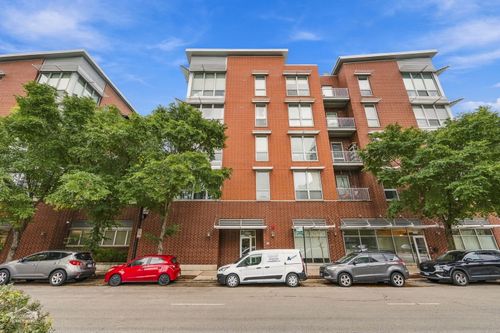 211-2035 S Indiana Ave, Chicago, IL, 60616-2464 | Card Image