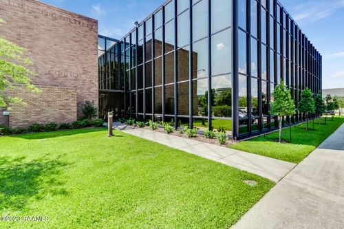 205-217 E Kaliste Saloom Rd, Lafayette, LA, 70508-8513 | Card Image