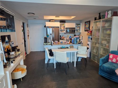 5107-888 Biscayne Blvd, MIAMI, FL, 33132-1550 | Card Image