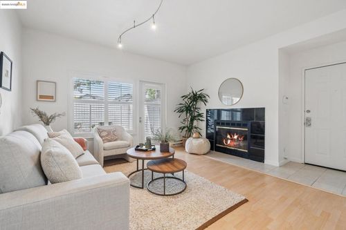 27 Bayside Ct, Richmond, CA, 94804-7442 | Card Image