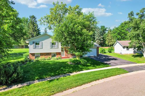 15425 Dresden Trl, Apple Valley, MN, 55124-6898 | Card Image
