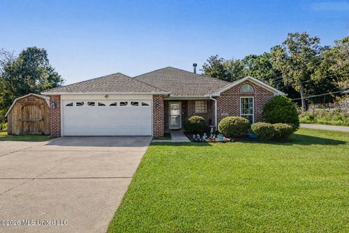 3321 N 4th St, Ocean Springs, MS, 39564-9565 | Card Image
