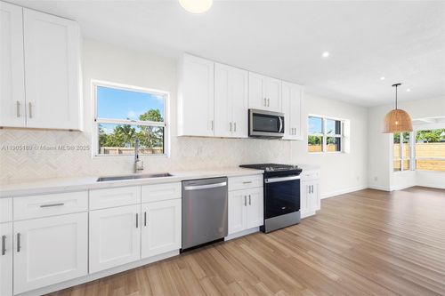 9411 Jamaica Dr, Cutler Bay, FL, 33189-1707 | Card Image