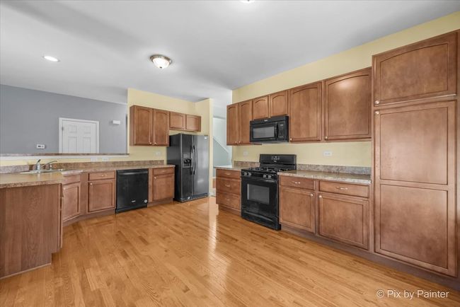 292 Longview Dr, House other with 3 bedrooms, 3 bathrooms and 2 parking in Elgin IL | Image 9